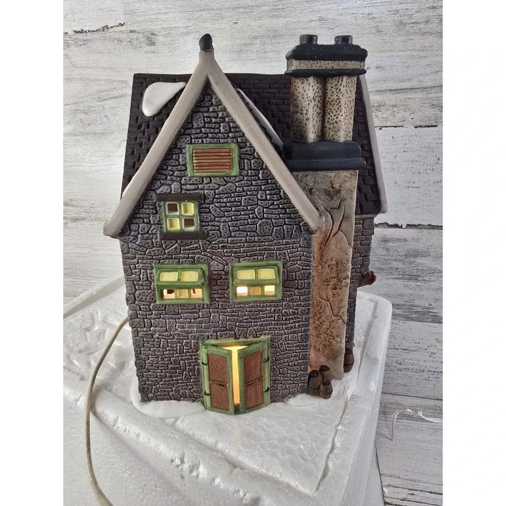 Dept 56 Dickens Village Kingsford's Brew House 5811-4 Lighted Christmas Building